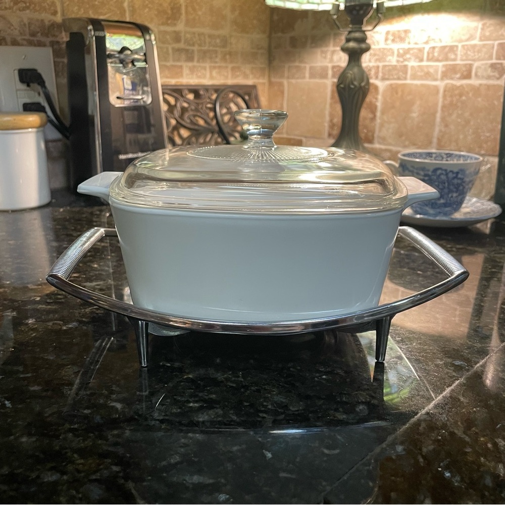 Corningware 1.5 Liter Casserole with Trivet